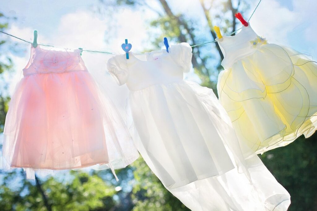 declutter clothes