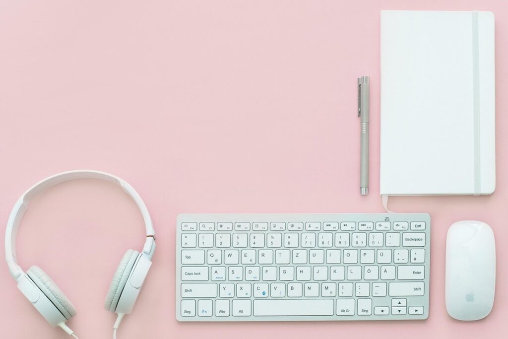 minimalist office