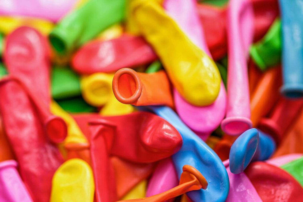 does silicone release microplastics
