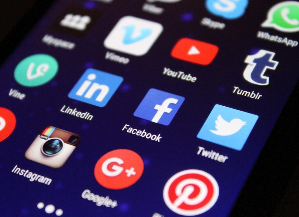 declutter your social media