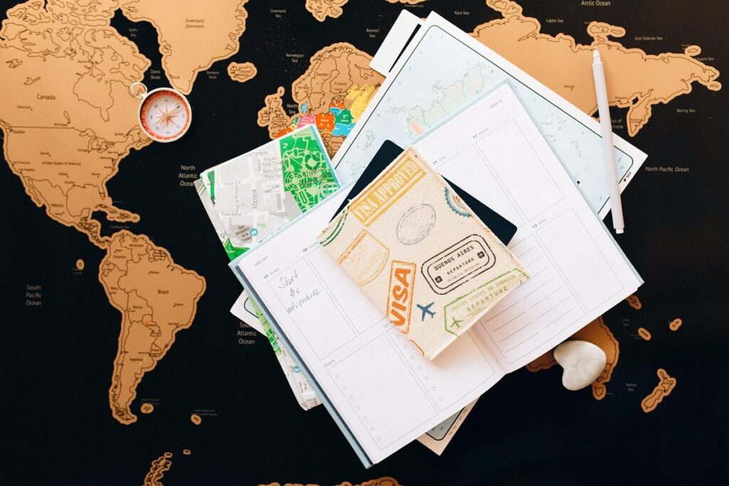 how to make a travel itinerary