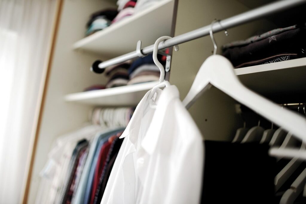 how to organise your wardrobe