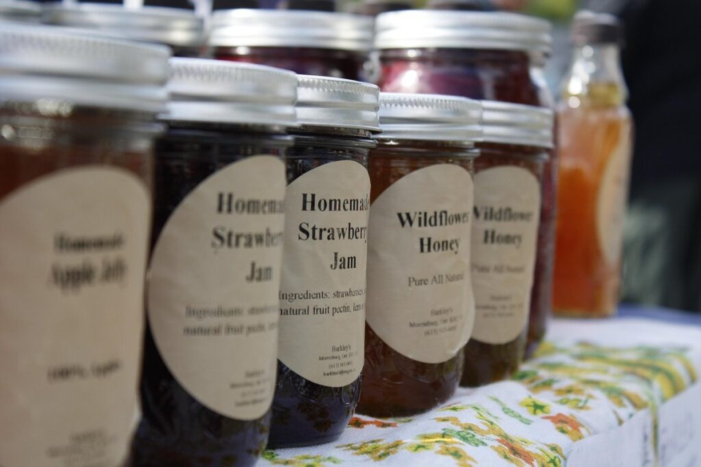 canning strawberry jam