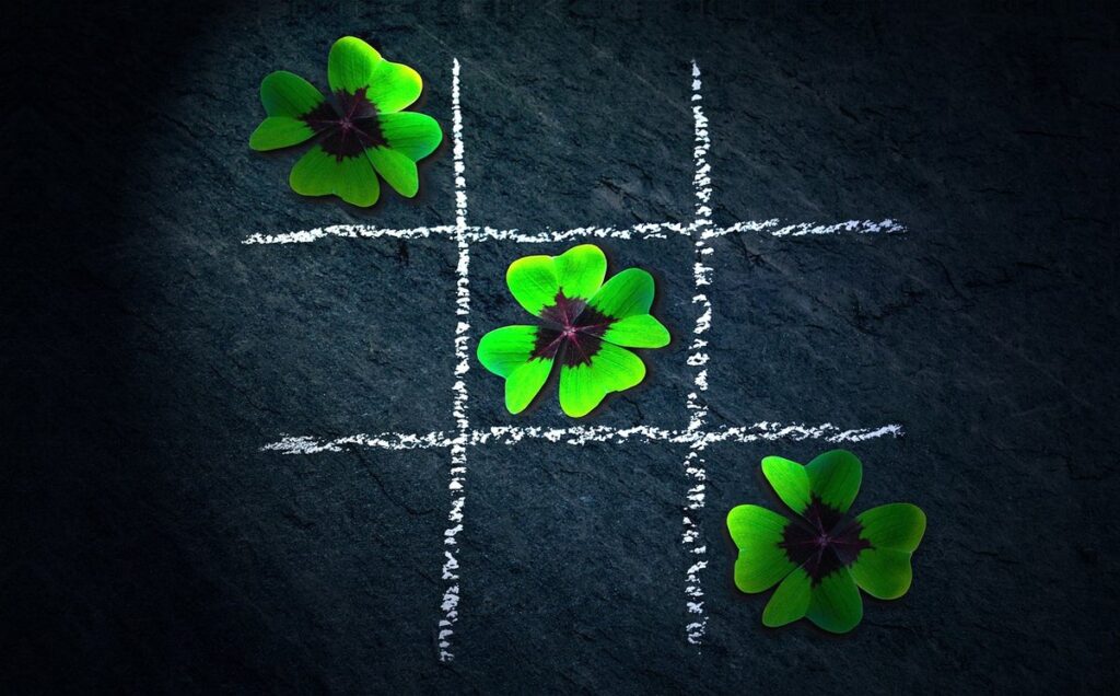 how to draw four leaf clovers