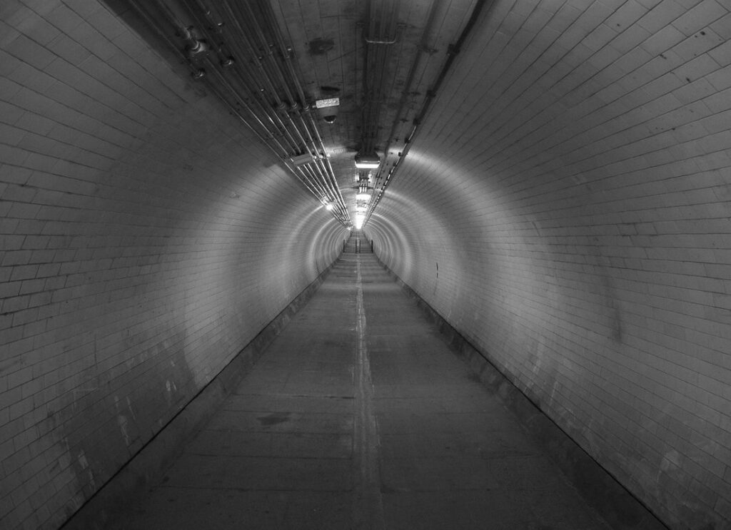 greenwich foot tunnel how long to walk