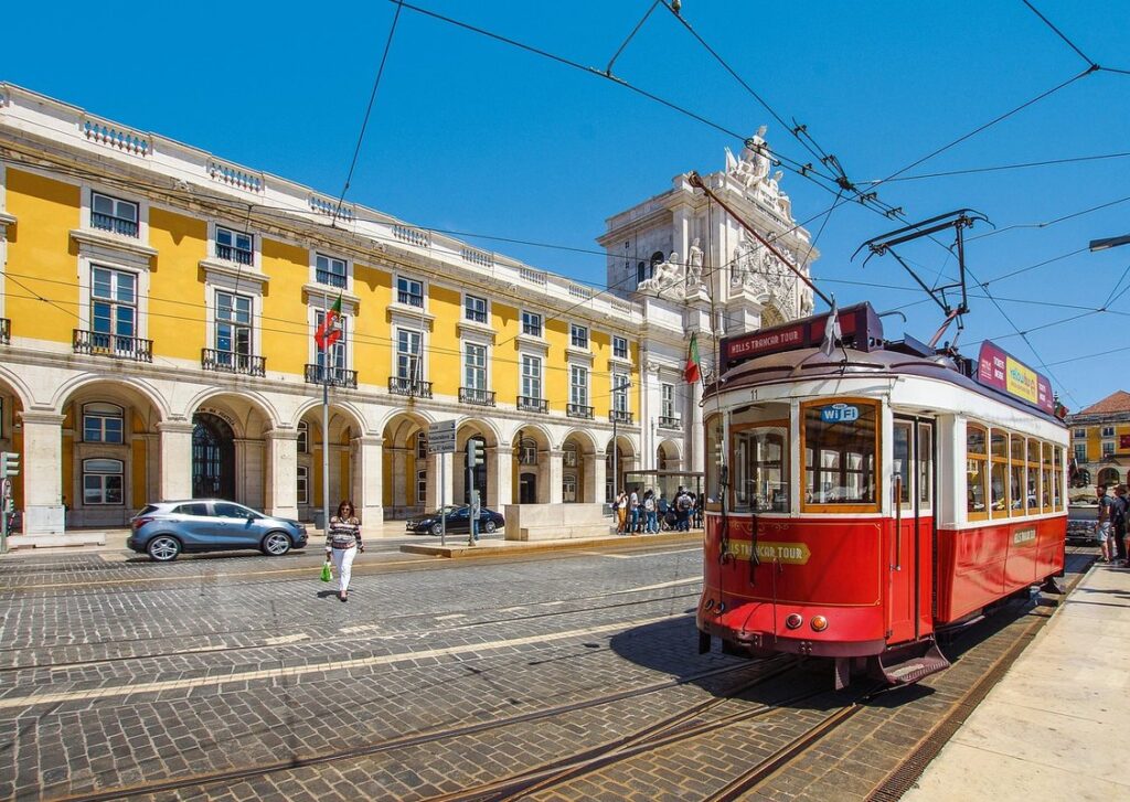 10 day portugal itinerary by train