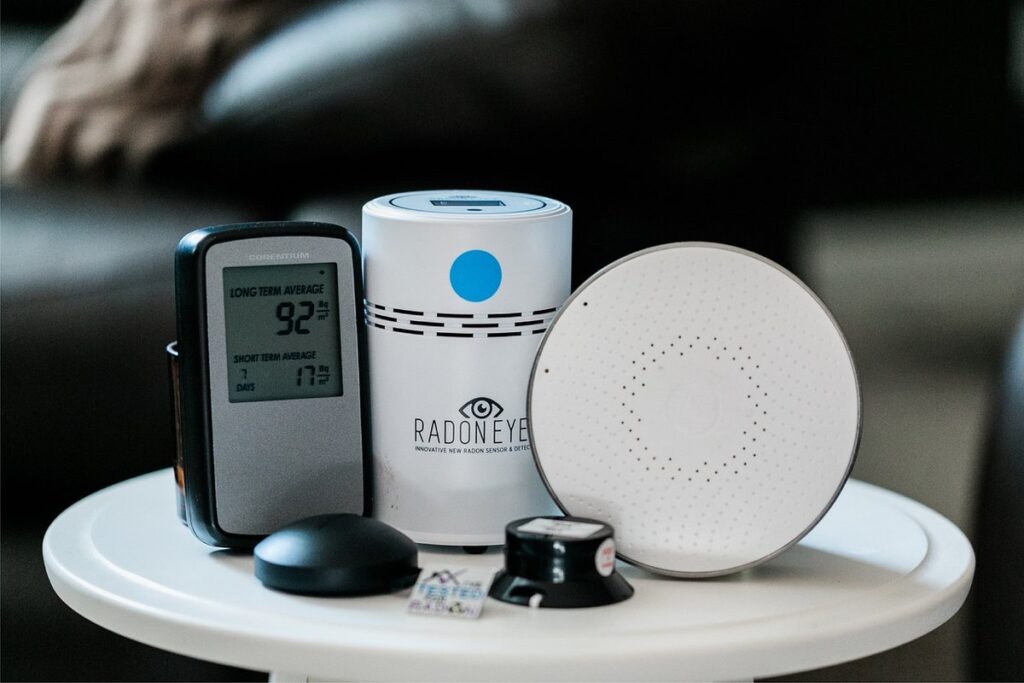 how to test for air quality in a home